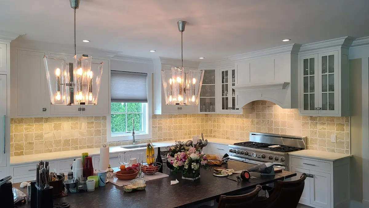 Beige Marble Mosaic — Beautiful beige marble mosaic pattern with warm tones